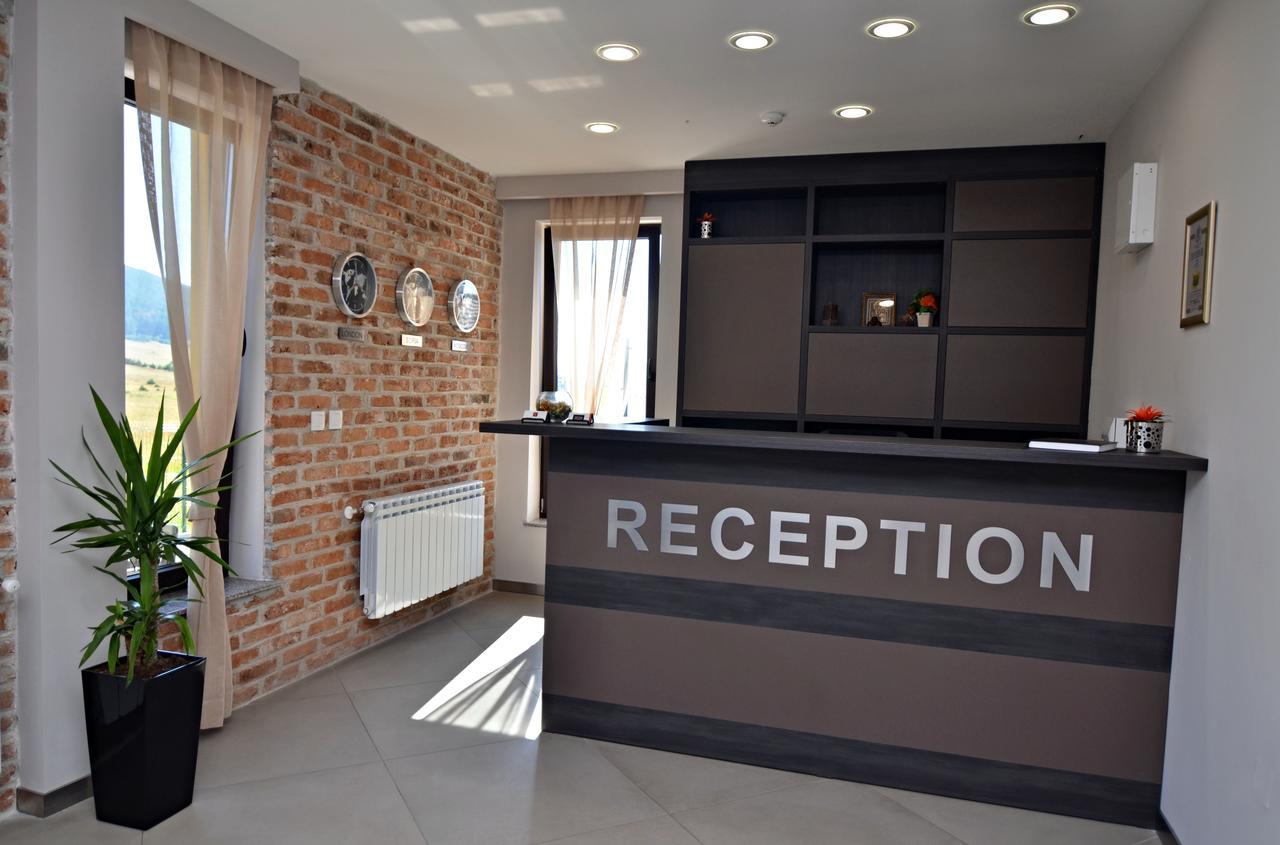 La Casa Hotel Цигов-Чарк Экстерьер фото